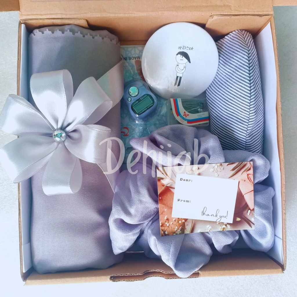 Hampers Hijab / Hijab Segi Empat Premium / Gift Box / Set Hadiah / Kado Wisuda