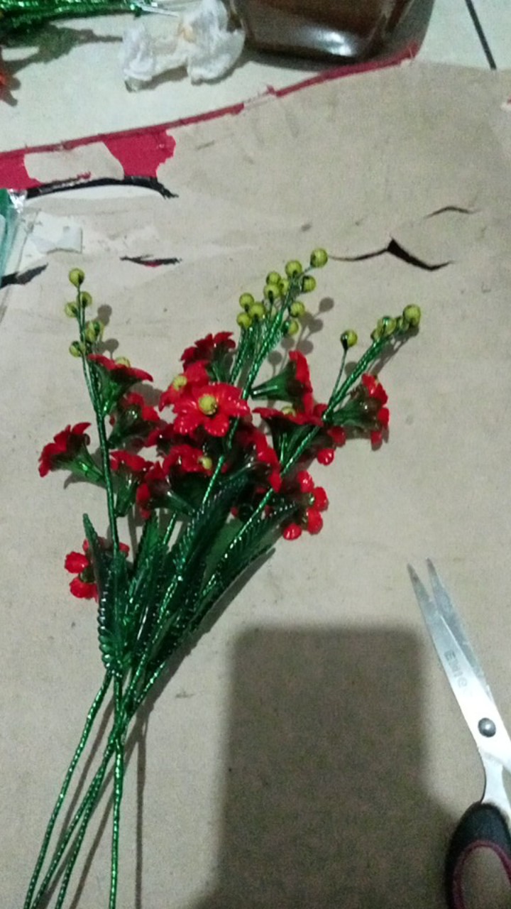 Bunga Akrilik Sakura Merah Putik Kuning Mote Manik Manik