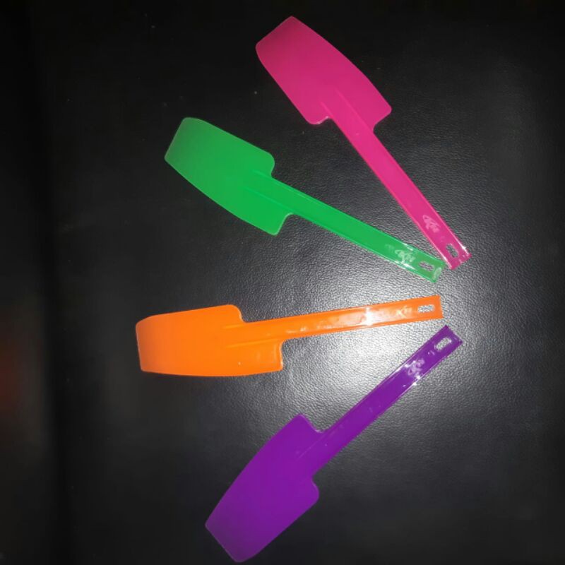 Polesan kue KH Dear warna-warni