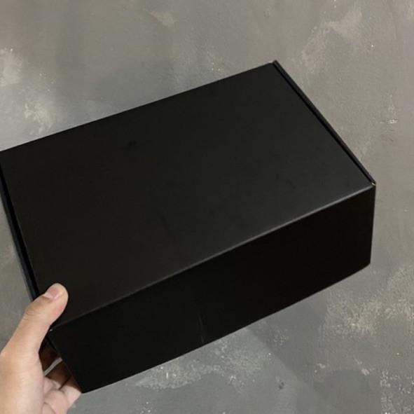 

❊ box earlock black full luar dalam readystock siap dipakai size : 29x17x10 lsg order ❃