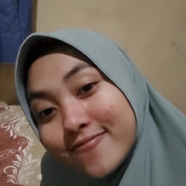 

Teman memakai syar’i mamanya