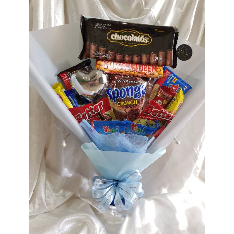

Buket Snacks dan Coklat Ulangtahun/Wisuda/Valentine