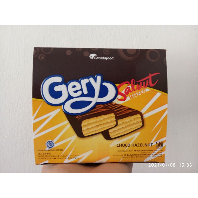 

GERY Saluut Wafer Choco Hazelnut isi 24pcs