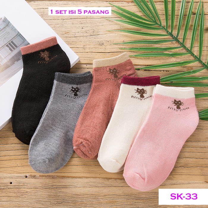 Kaos Kaki Wanita Soak Karatkter Lucu Motif