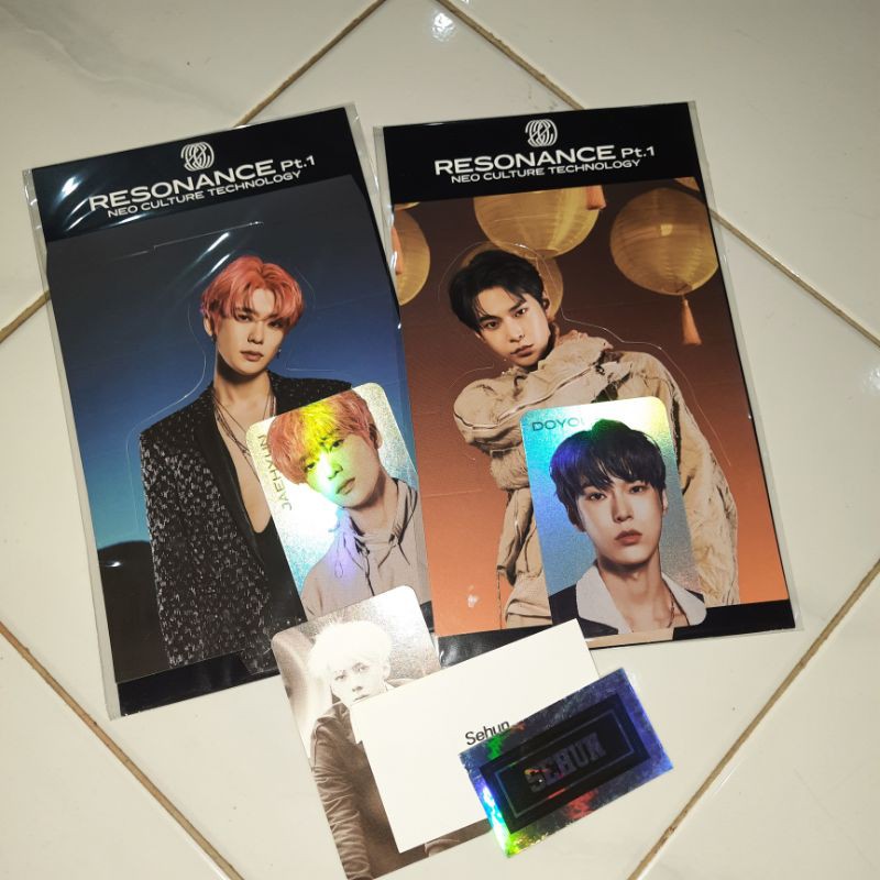 Standee Resonance Doyoung Jaehyun Set With Photocard Hologram