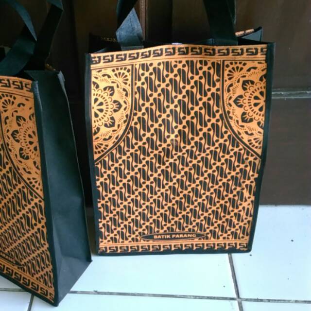 Tas spunbond batik utk bingkisan / hajatan / sembako dll 25x8x35 murah