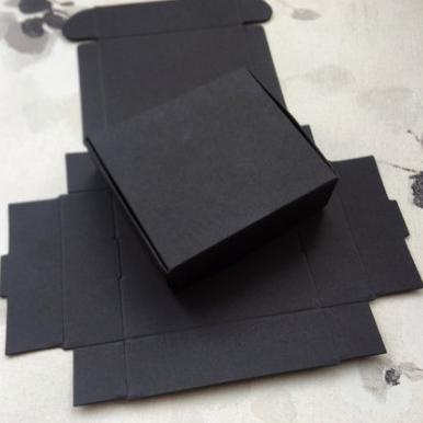 

Box Samson Black 10.4 x 9.2 Elegan Vintage Kotak Kemasan Kue Grosir