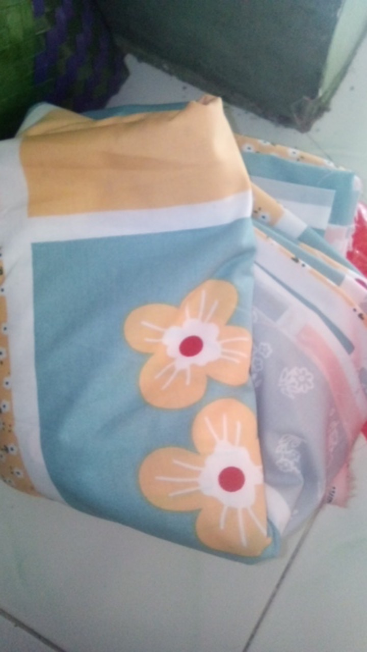 Moon Kain Sprei Meteran Katun Lokal Esra Geometri Wajik Kucing Berlyn & Kotak Bunga Jepang Hanami
