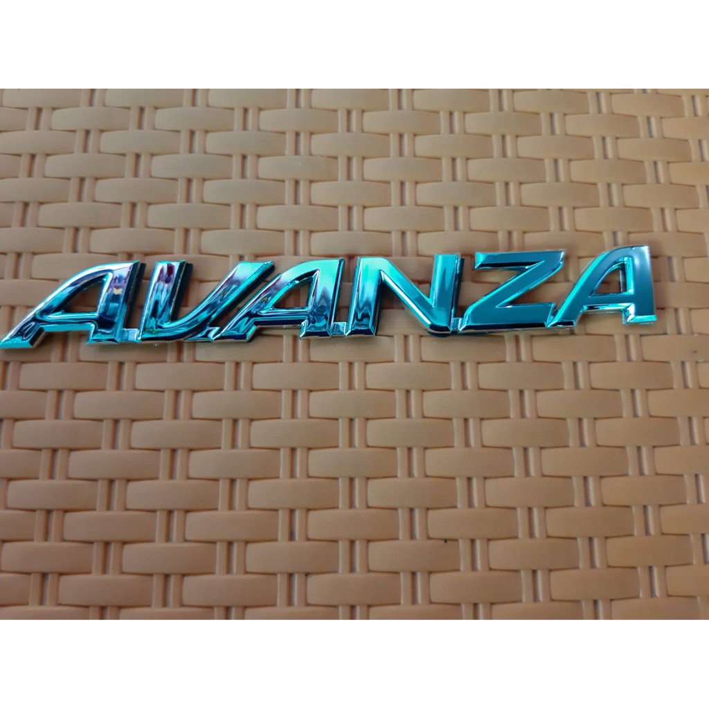 Emblem Mobil AVANZA Chrome