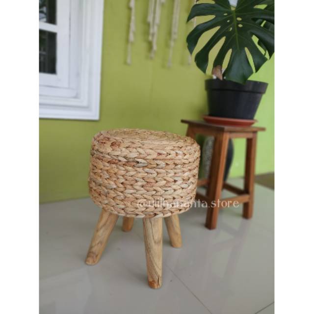 Stool enceng gondok