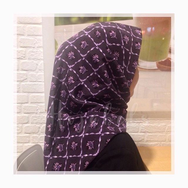kerudung Segi Empat