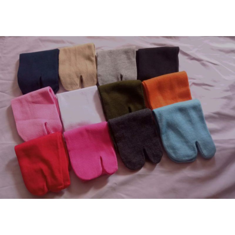 Kaos kaki pendek jempol semata kaki
