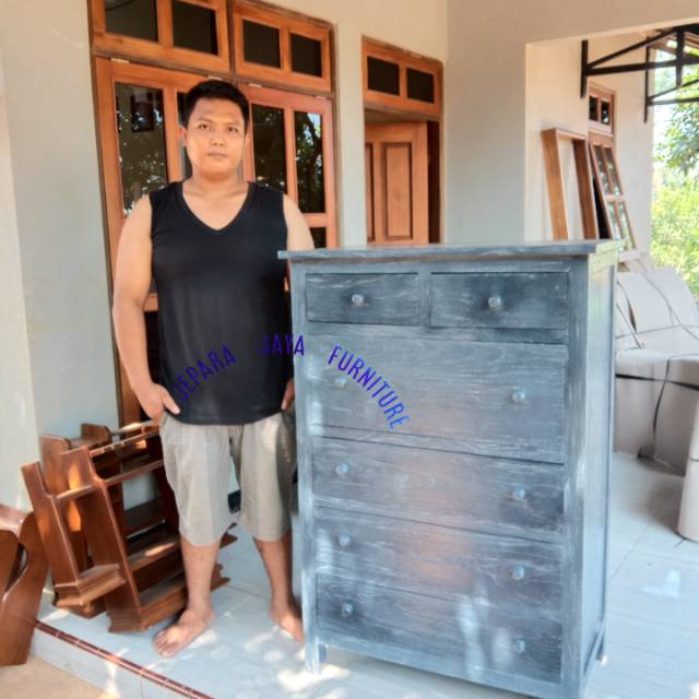 Lemari bufet minimalis