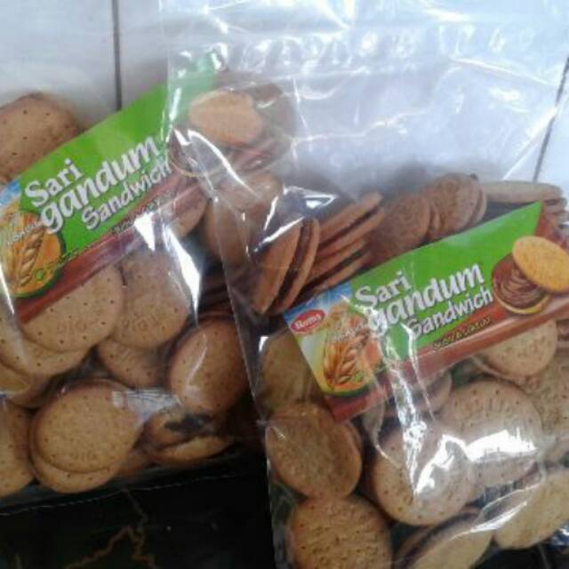 

Sari gandum biskuit sandwich coklat
