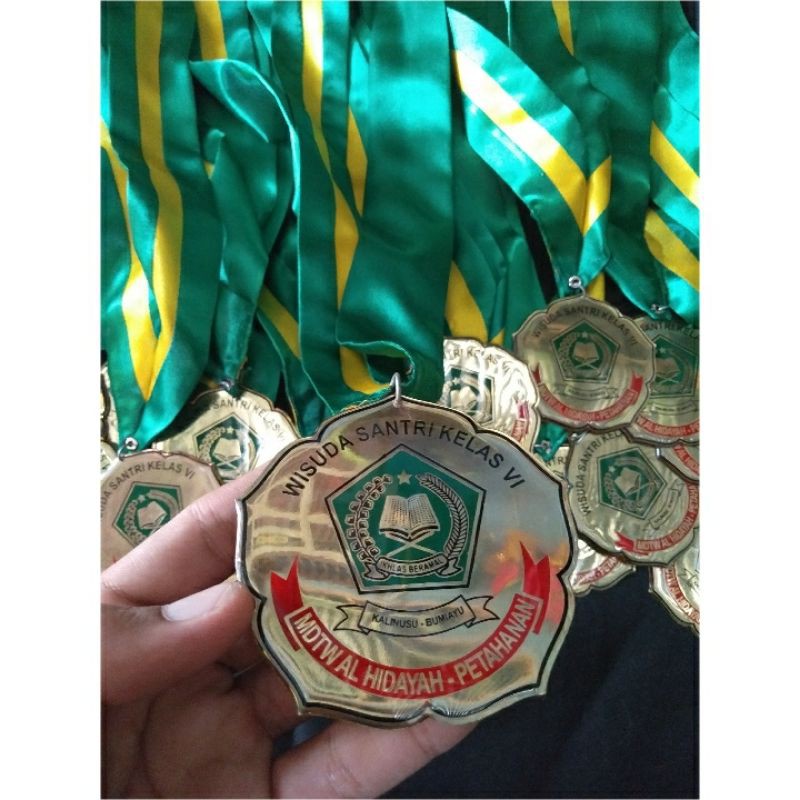 Samir Wisuda Dan Medali