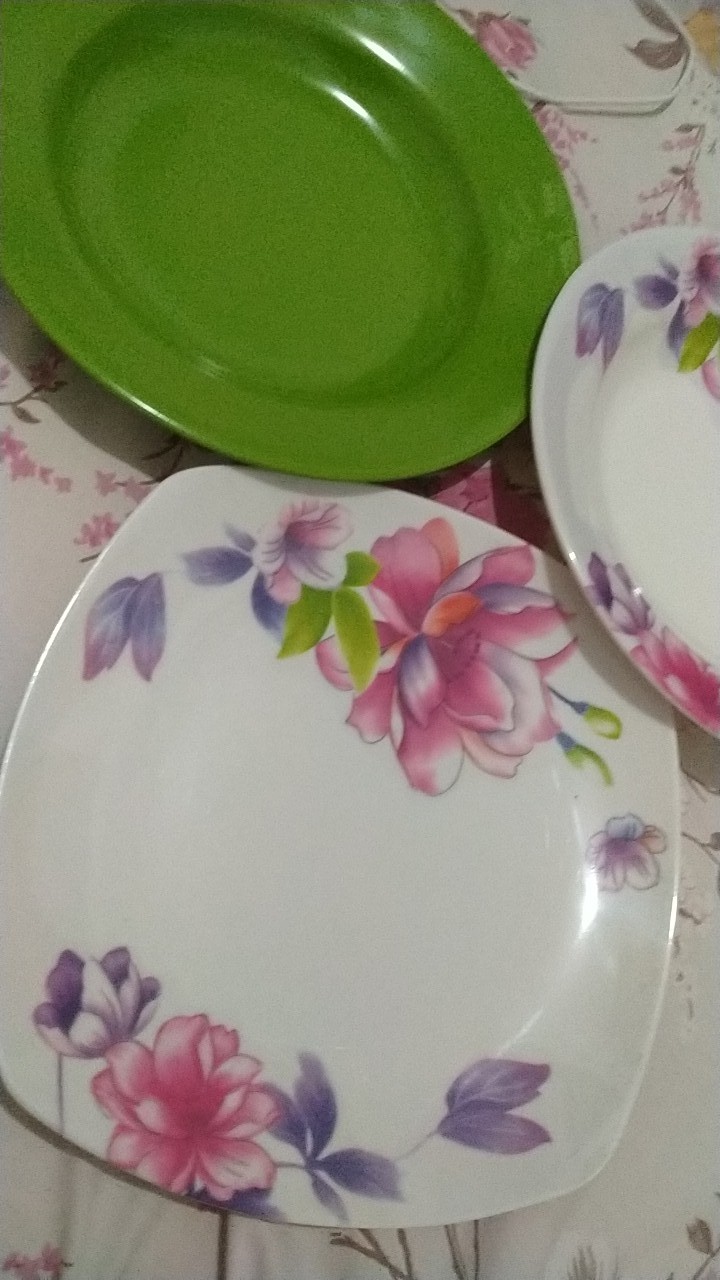 Piring Melamin Saji Segi Bunga Ungu Unica M5395