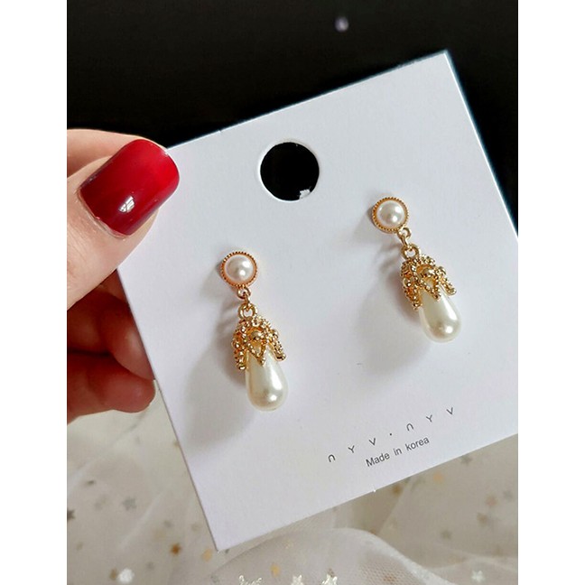 LRC Anting Tusuk Fashion Gold Pearl Drop Hollow Lace Stud Earrings F46864