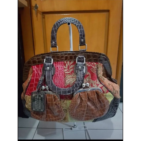 TasWanitaBekasBranded