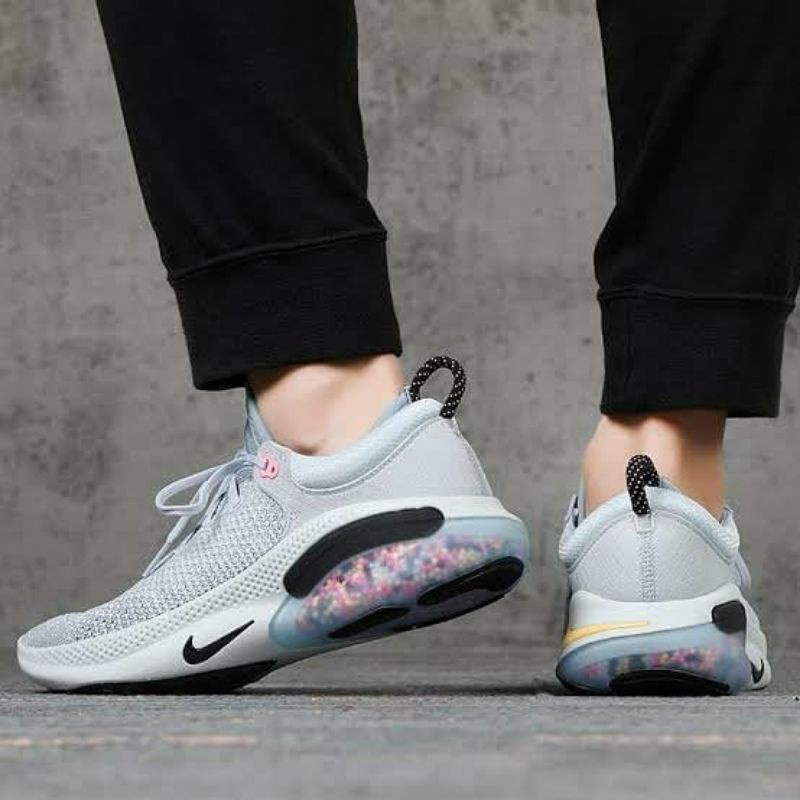 harga sepatu nike joyride original