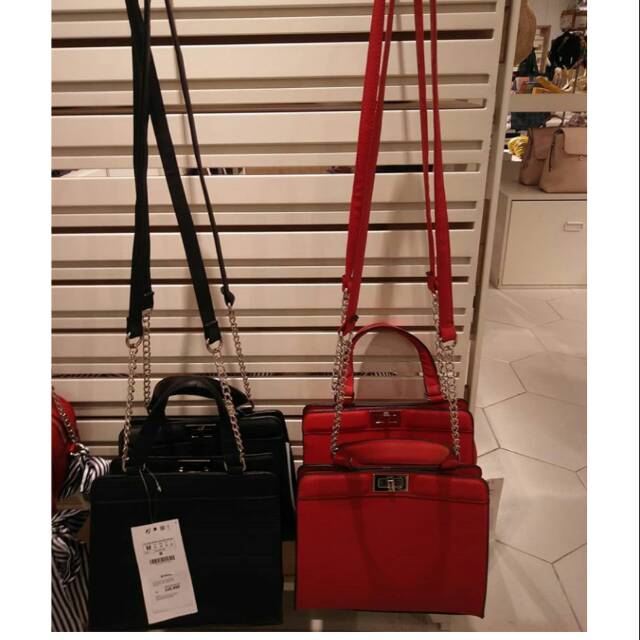 Tas wanita brand stradivarius warna merah