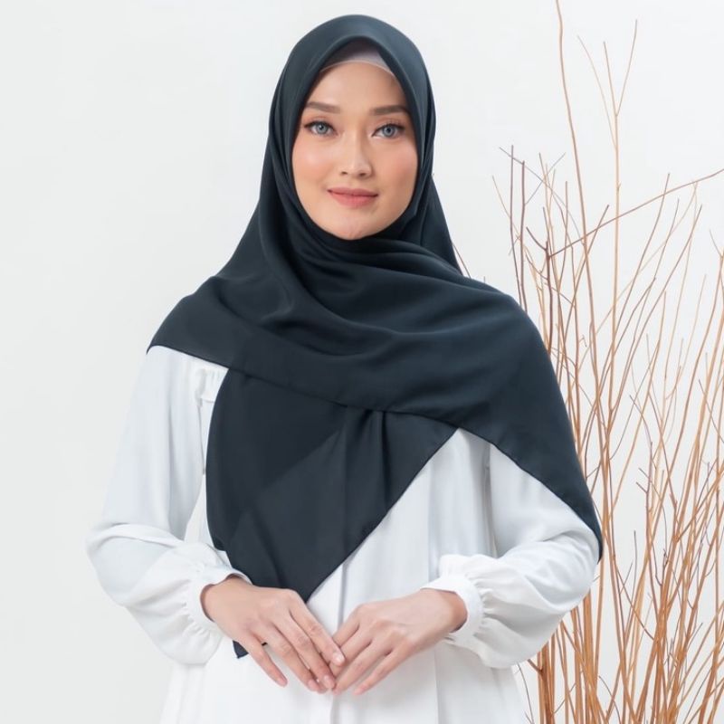 Hijab Segiempat BELLA SQUARE/ Vine Polos