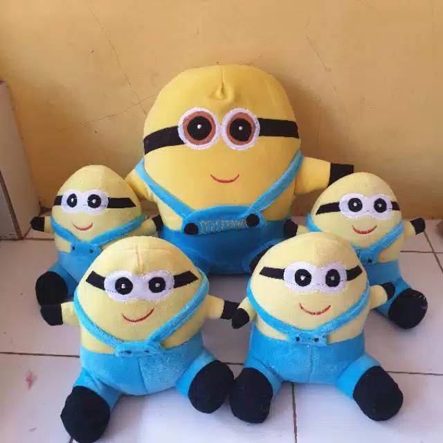 Boneka minion beranak 4.