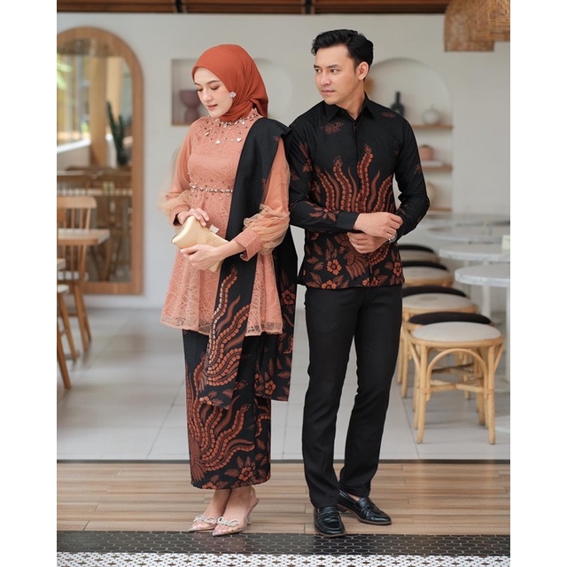 (Akita-nadine tunik series Teracotta) set couple kebaya wanita &amp; kemeja batik pria. kebaya wisuda kebaya kondangan kebaya lamaran bahan lace premium