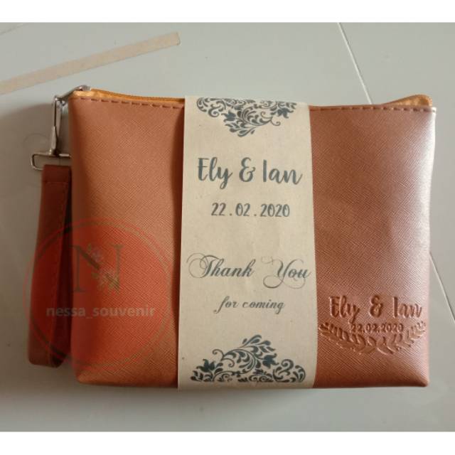 

pouch souvenir uk 20*15*3(untuk order 50-199pc dg emboss)