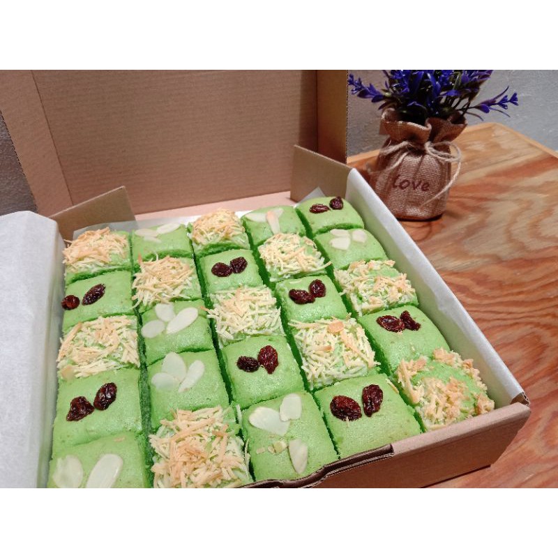 

Bolu Tape Sekat (Hampers)