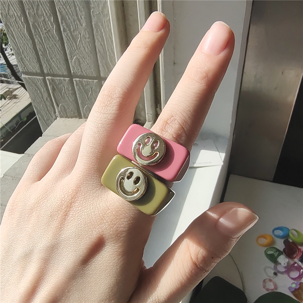 SKJK  Retro Finger Ring Women Acrylic Resin Rings Smiley Summer Korean Personality Geometric Girls Fashion Jewelry/Multicolor