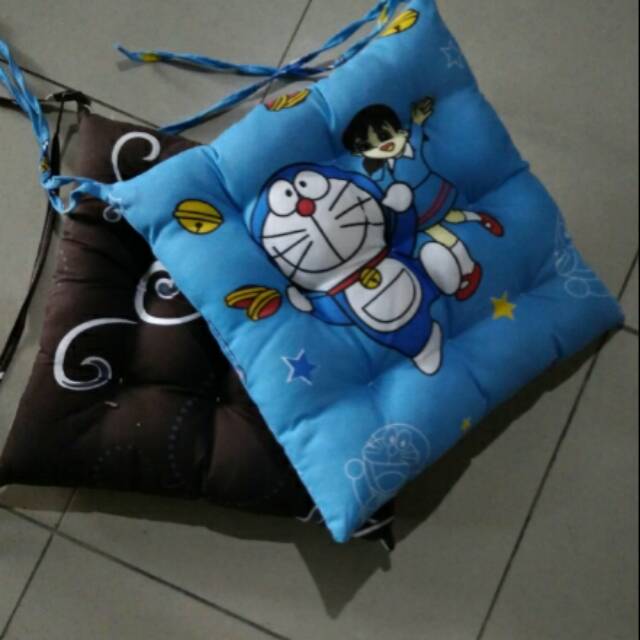 Bantal duduk bantal sofa karakter