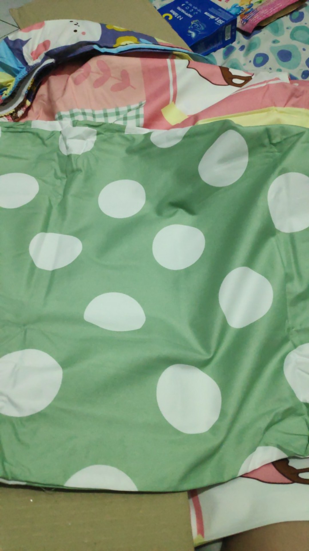 Kintakun Isthana - Sprei Kintakun Dluxe 160x200 - Caroline / Danielle / Spongebob Puzzle