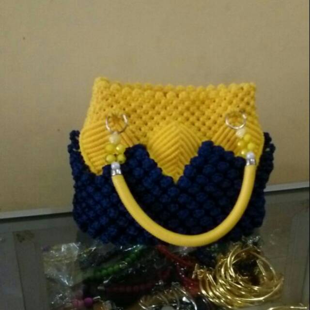 Tas talikur motif anggur