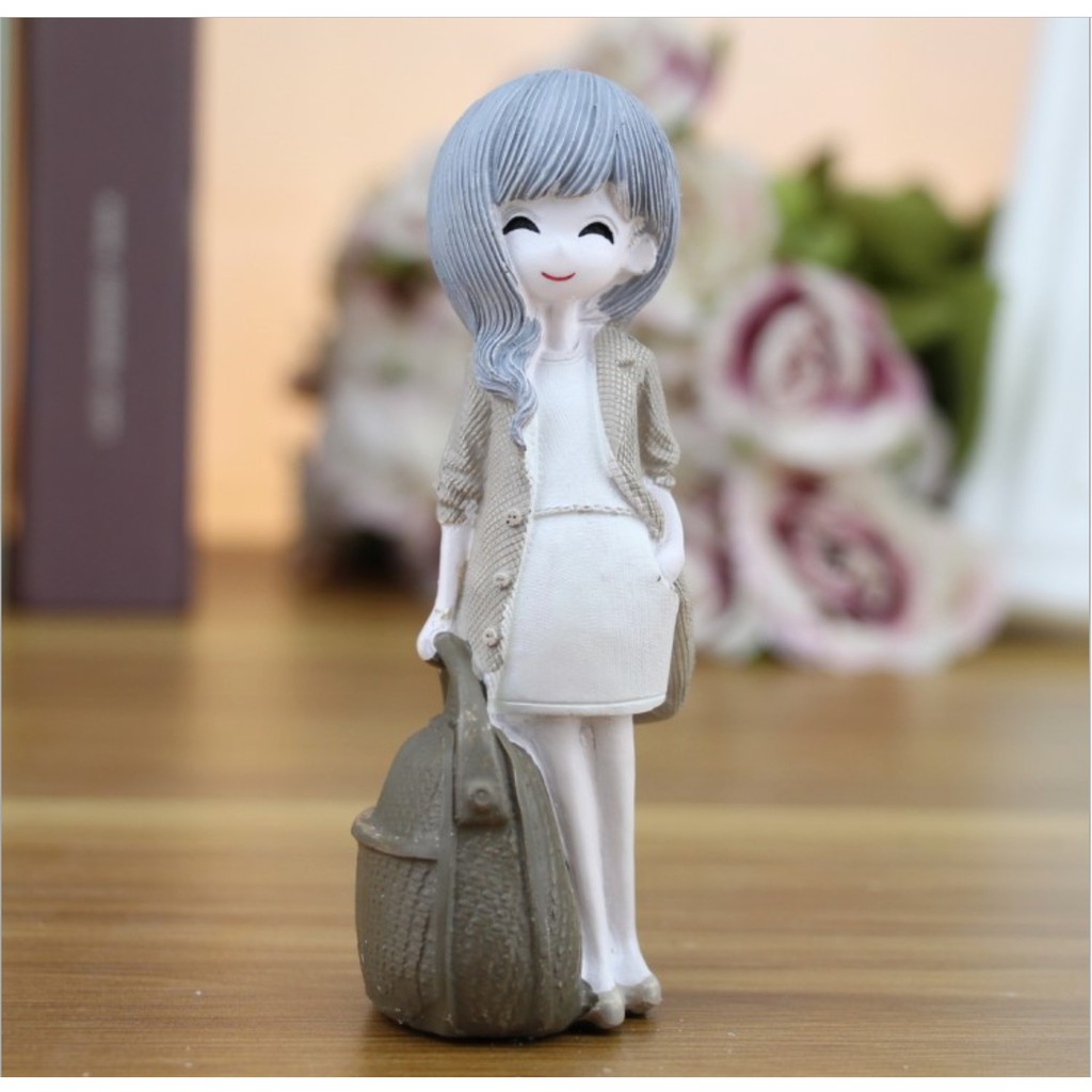 Resin Girl With Bag / Patung Pajangan Cewe Sosialita Tas Kado Souvenir