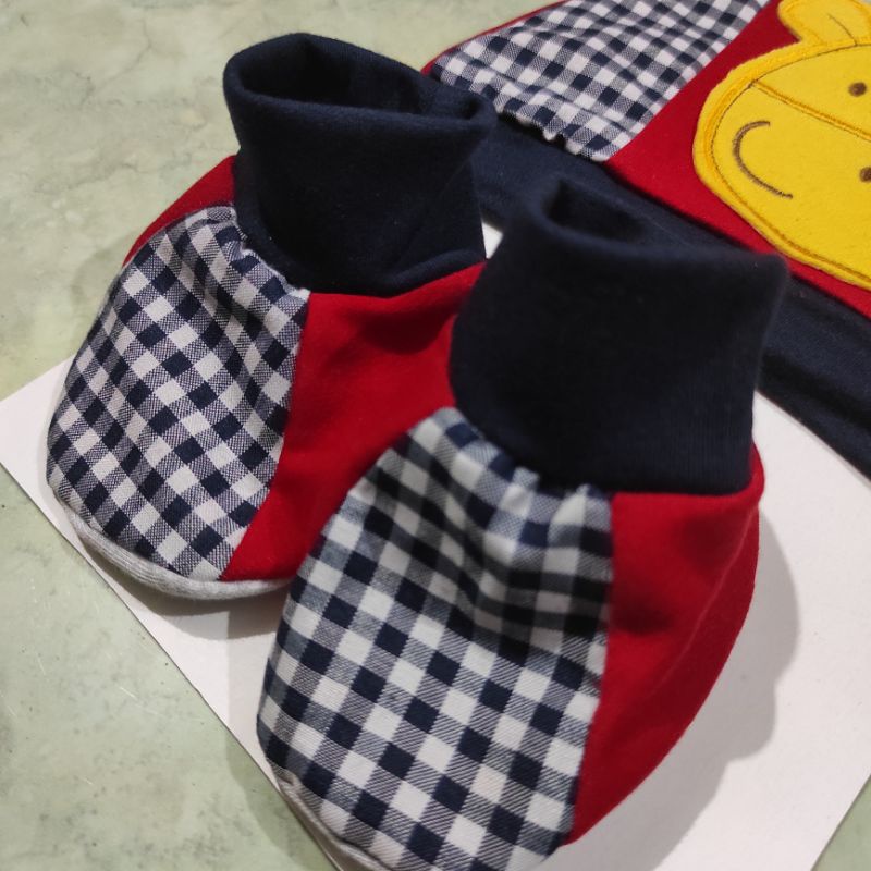 Topi set sepatu kain katun bordir boneka karakter bayi