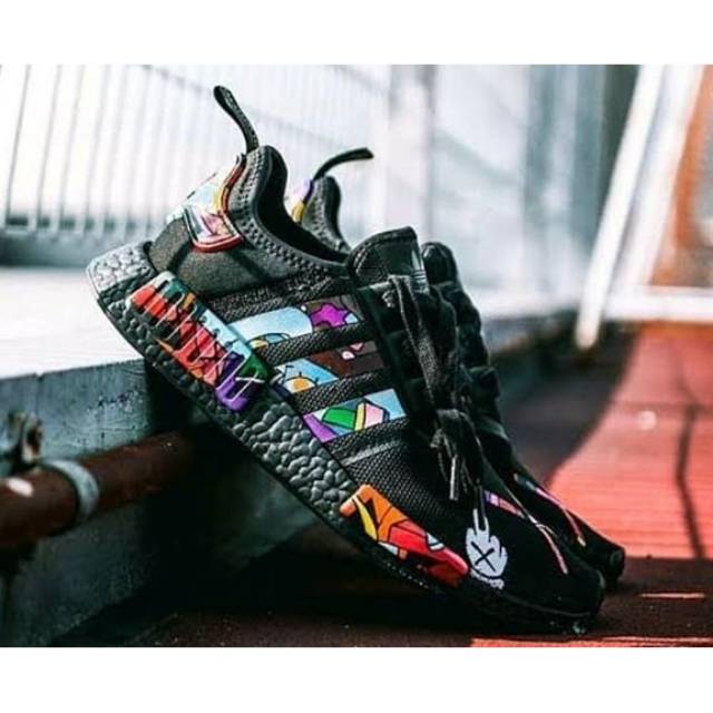 Adidas NMD R1 x KAWS Black Cartoon 39-45