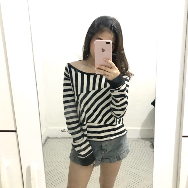 Baju sweater/sweatshirt garis / belang hitam putih preloved second bekas branded