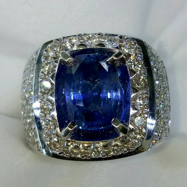 Natural blue sapphire