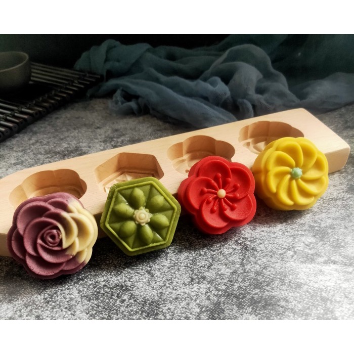 Cetakan mooncake/ kue bulan kayu 4 lubang model flower