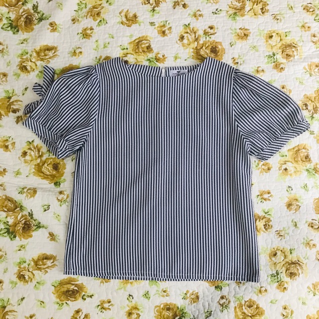 Blouse garis hitam putih