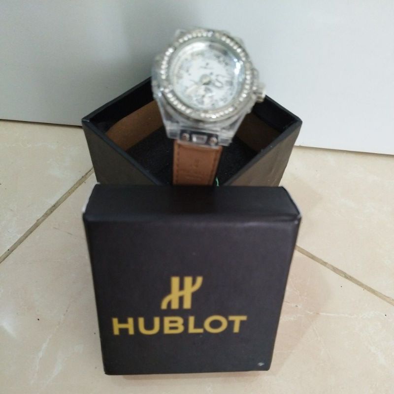 jam tangan wanita kulit analog branded hublot