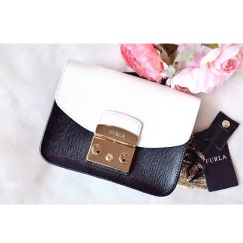 Furla metropolis Hitam Putih preloved good condition/Furla metropolis/preloved bag/branded bag/Furla