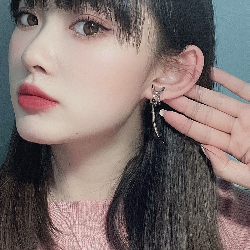 Anting Stud Desain Kucing Rubah Kecil Gaya hip hop punk Untuk Wanita