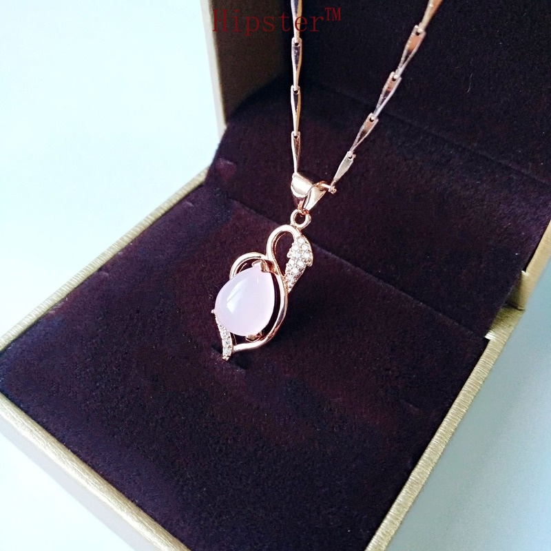 Affordable Luxury Fashion Rose Gold Natural Pink Gemstone Hollow Pendant Simple Clavicle Chain