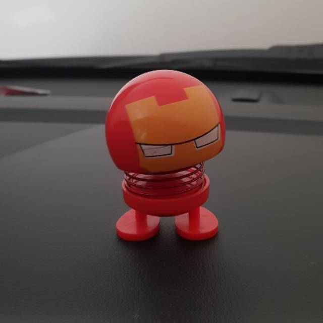 Mainan hiasan dashbord dashboard mobil Goyang per ironman spiderman captain america