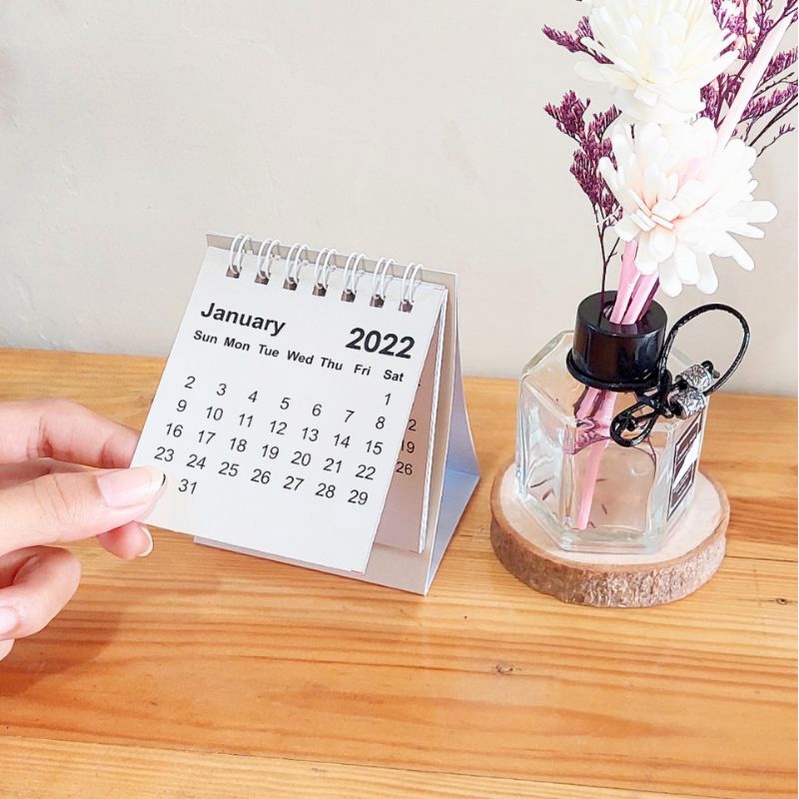 

[READY STOCK TANPA PO] Tiny Calendar / Kalender Meja Mini / Kalender Souvenir / Kalender Murah / Kalender Estetik / Calendar 2024 / Kalender Lucu 2024