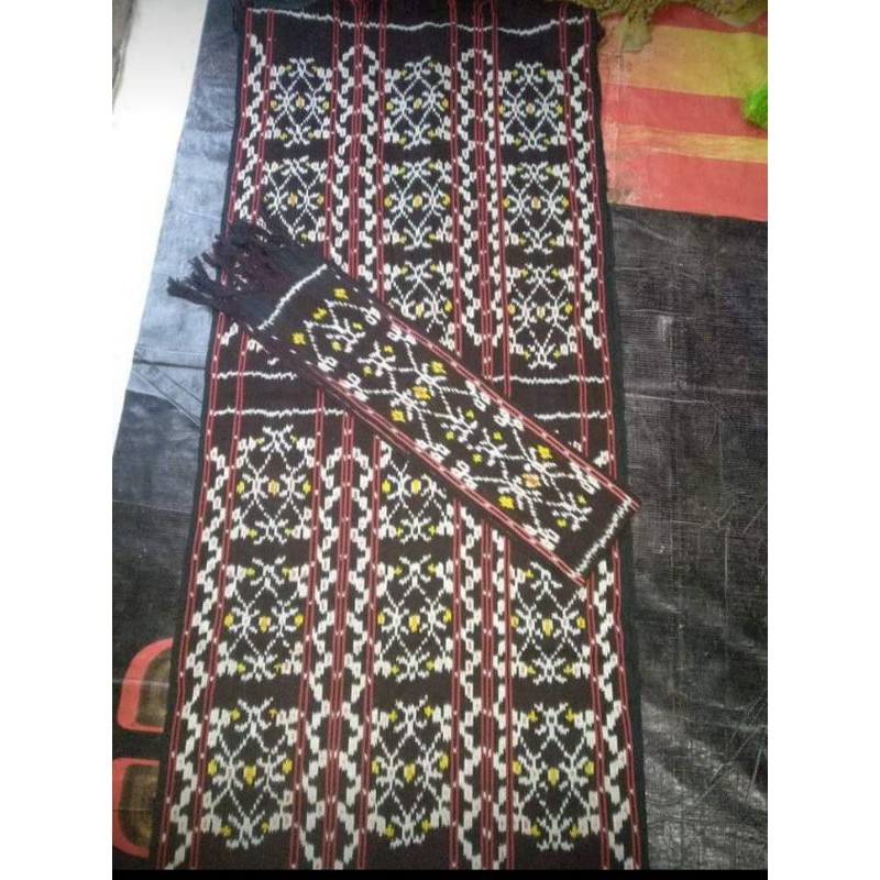 sarung Rote NTT