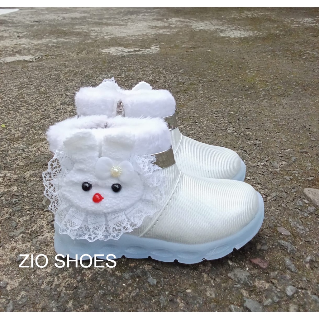 sepatu anak perempuan  motif boneka lucu