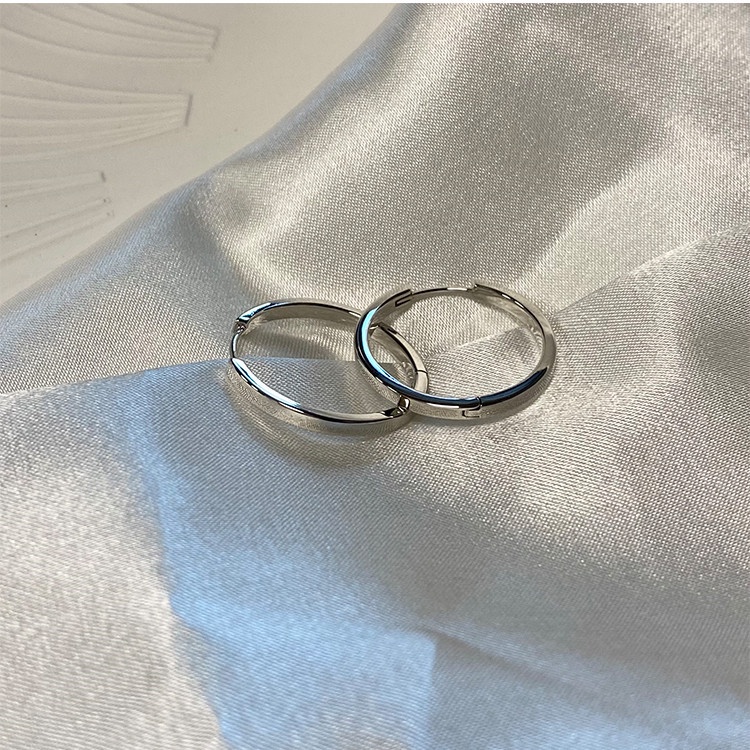 Anting Bentuk Lingkaran Warna Emas Dan Silver Bahan Tembaga Anti Karat Untuk Wanita