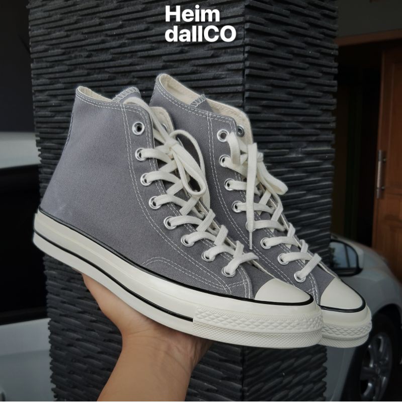 grey chuck